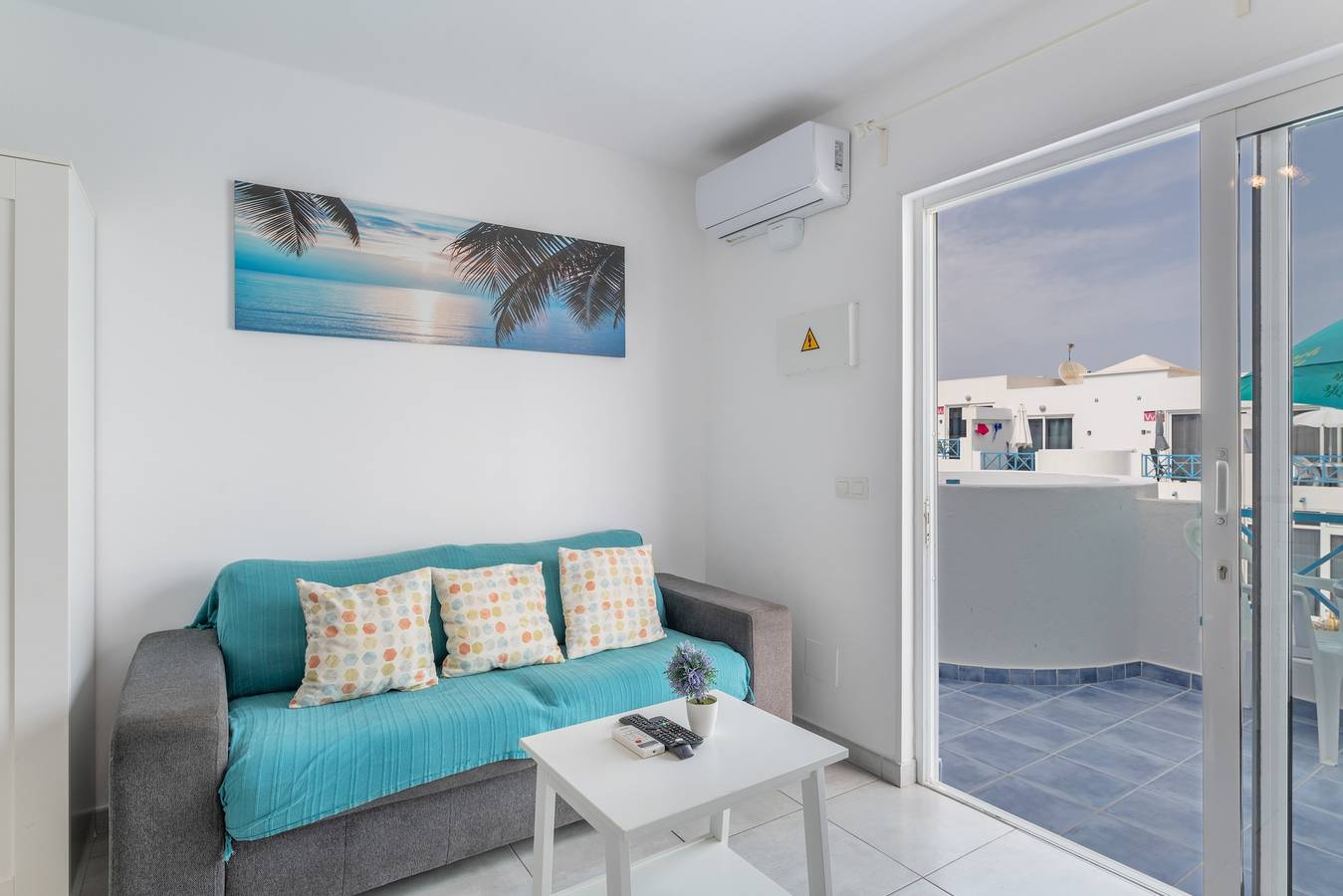 Appartement entier, Sueño Del Mar : vacances avec piscine partagée, Wi-Fi et climatisation in Puerto del Carmen, Tías