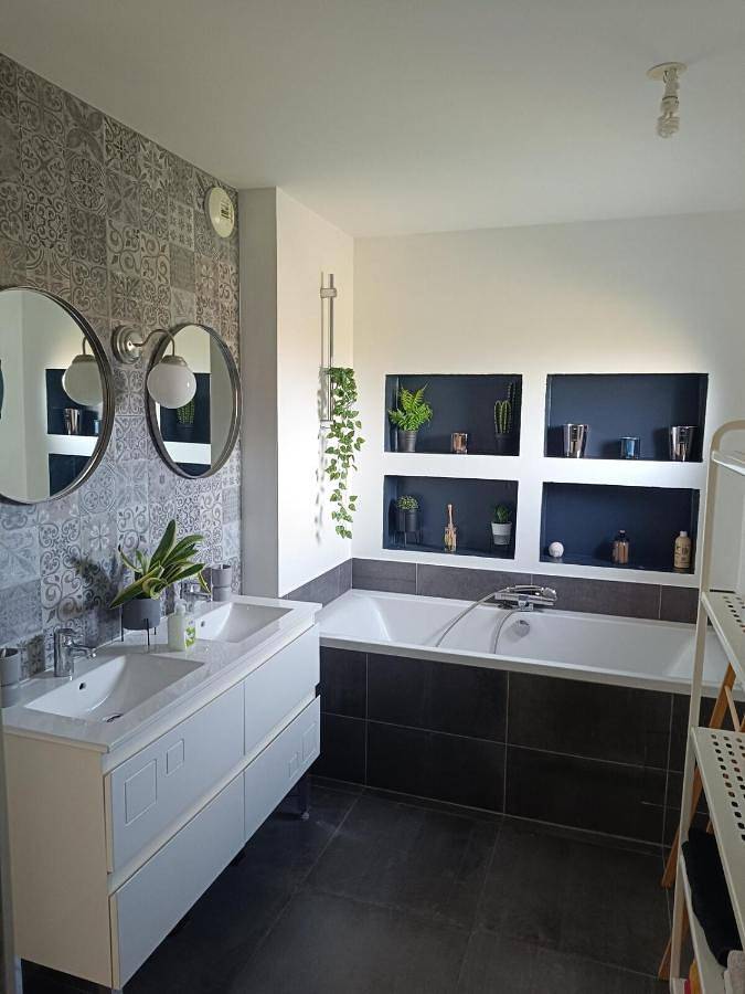 Location de vacances pour 6 personnes, avec jardin ainsi que jacuzzi et piscine à Saint-André-les-Vergers - 2