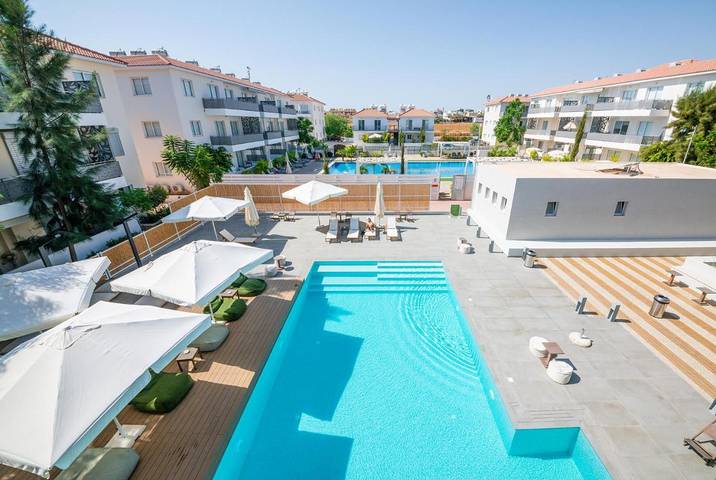 Appartement de vacances pour 4 personnes, avec vue ainsi que balcon et piscine