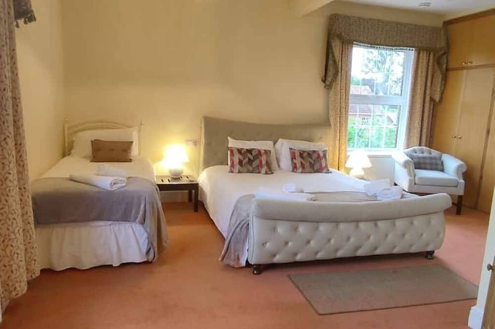 The Cheesehouse – Seven Ensuite bedrooms in Wiltshire