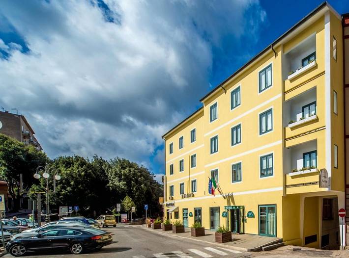 Hôtel pour 3 personnes, avec terrasse à Tempio Pausania