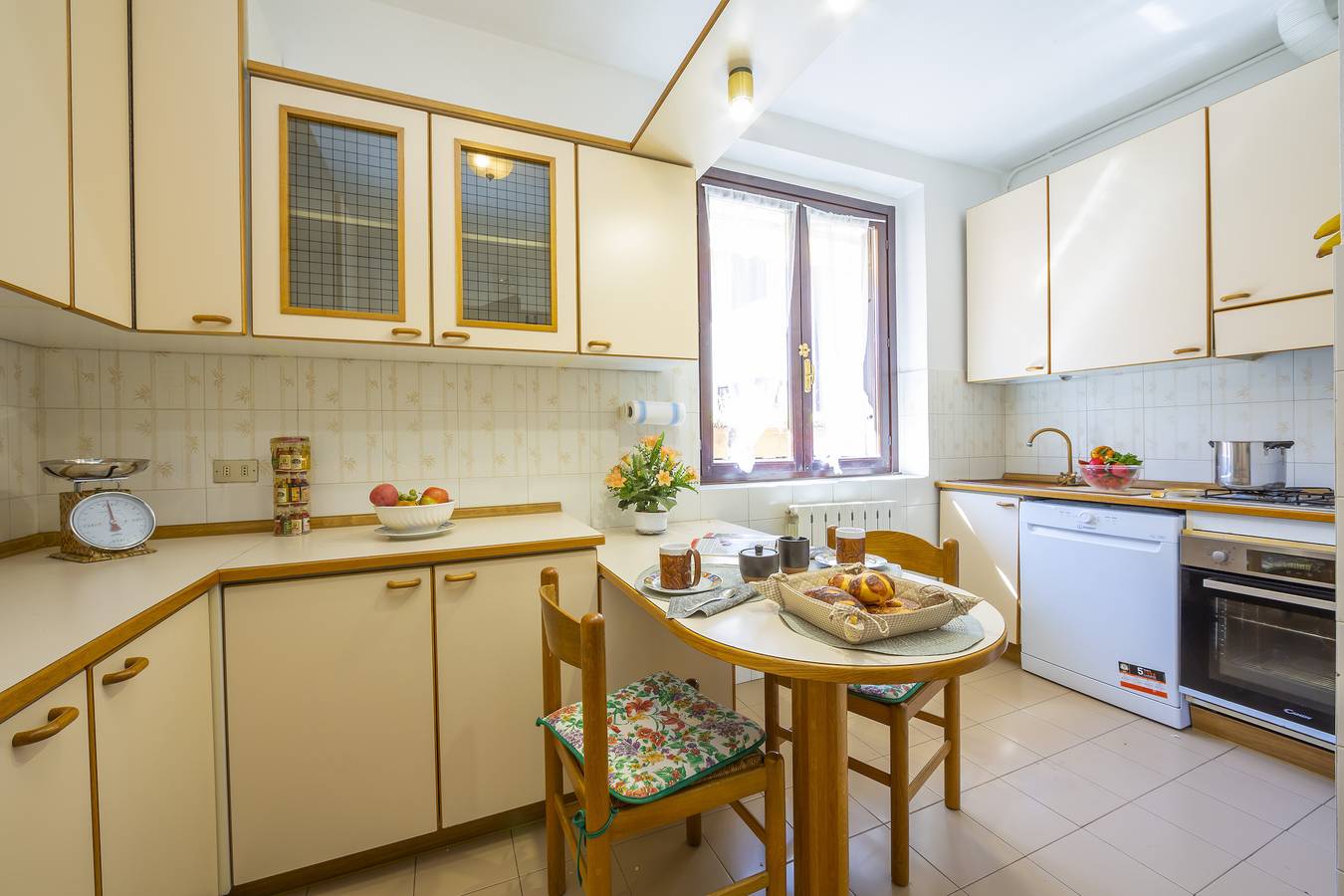 Ganze Wohnung, Appartamento Gaya Stresa Center in Stresa, Comune di Stresa