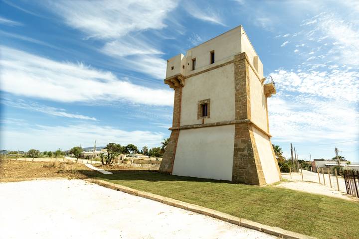 Casa vacanza per 6 persone, con panorama e giardino, con animali domestici in Marausa