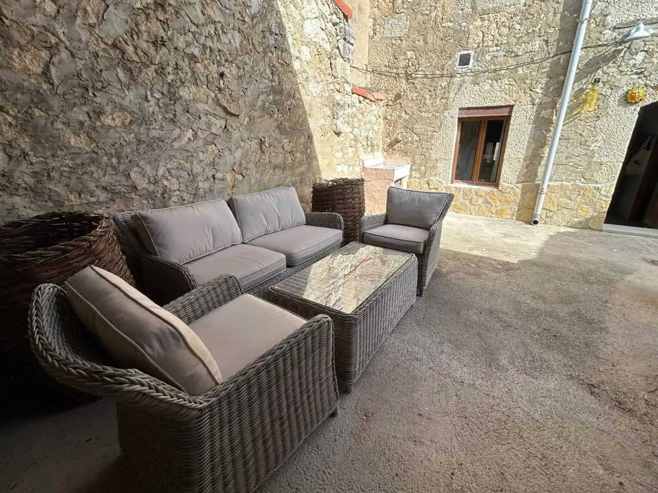 Casa Espaciosa en Valdeande con Jardín in Ribera del Duero, Valdeande