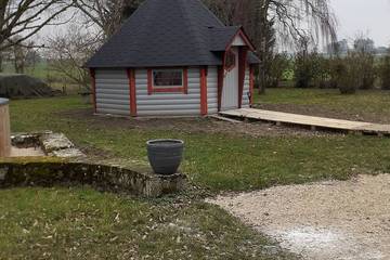 Maison de campagne pour 15 personnes, avec jacuzzi et jardin à Oucques