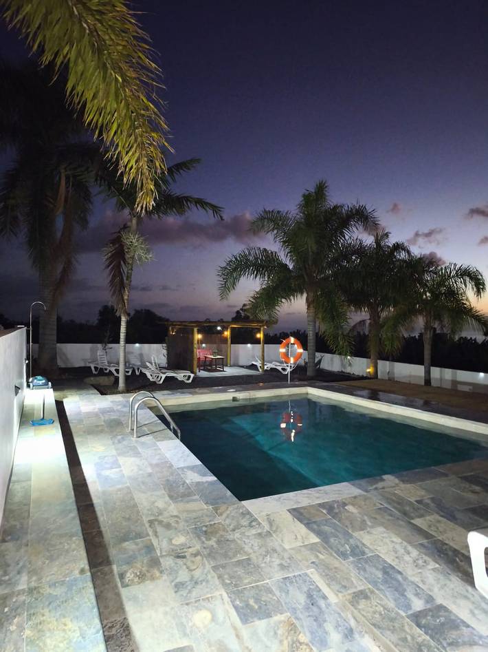 Apartamento de vacaciones para 4 personas, con vistas al mar además de vistas y jardín - 1