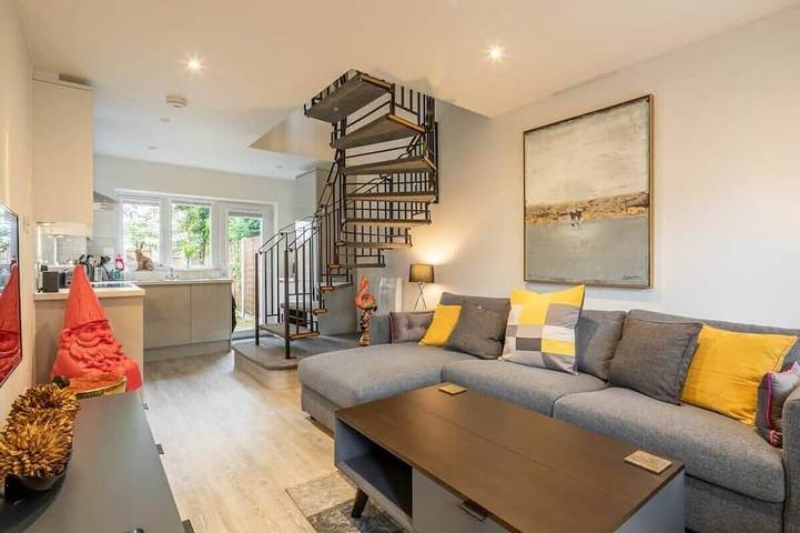 Apartment for 4 people, with balcony and yard in Cambridge