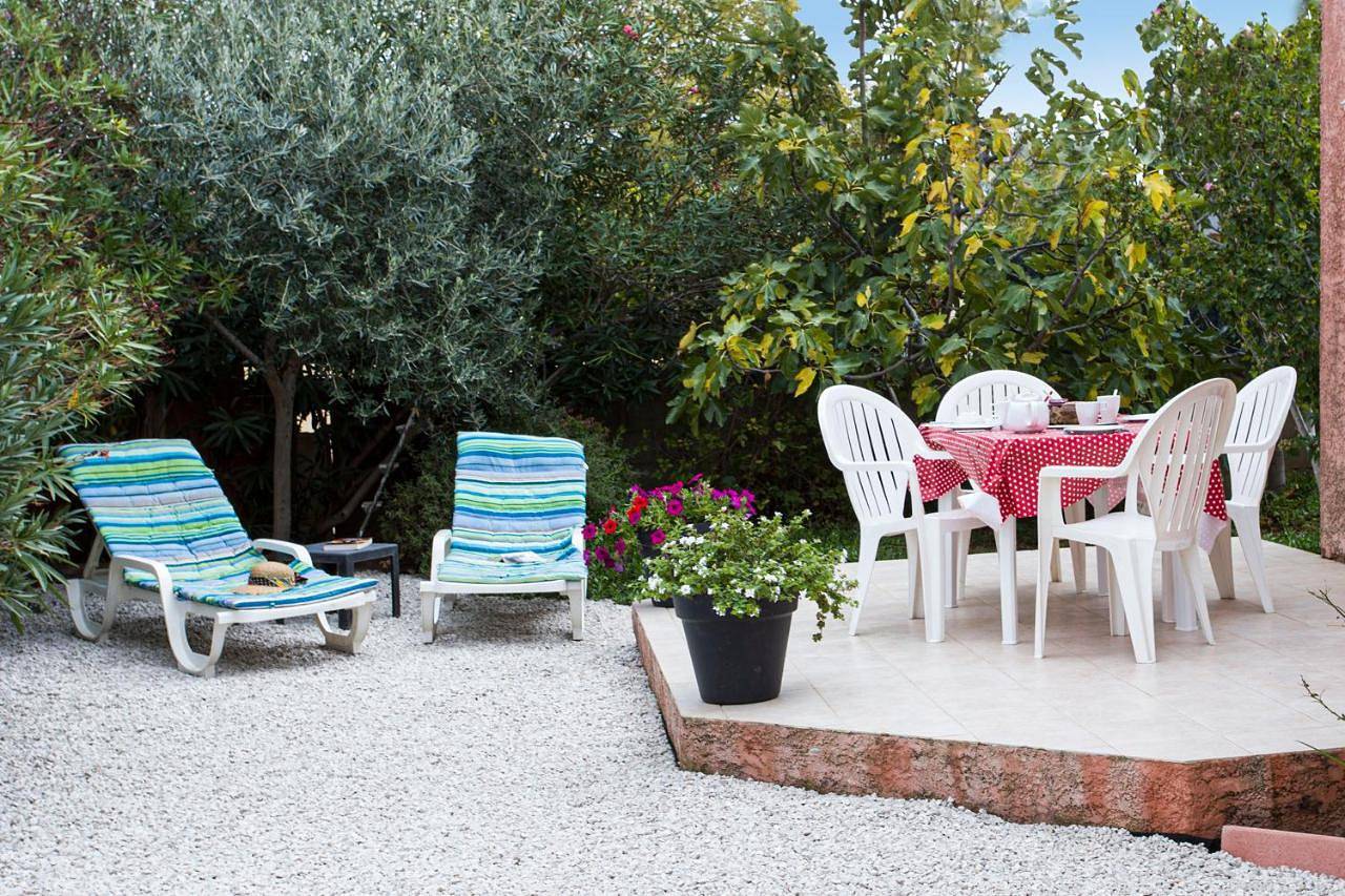 Villa Neptune jardin garage in Montady, Côte méditerranéenne (France)
