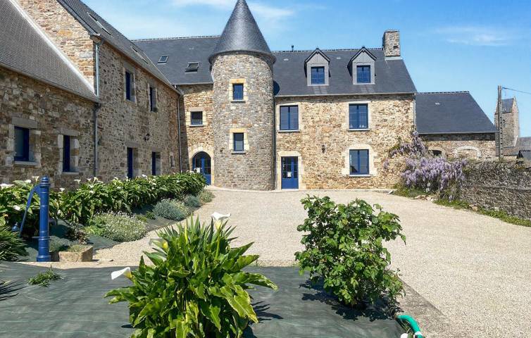 Location de vacances pour 9 personnes, avec Terrasse et Jardin à Fierville-les-Mines