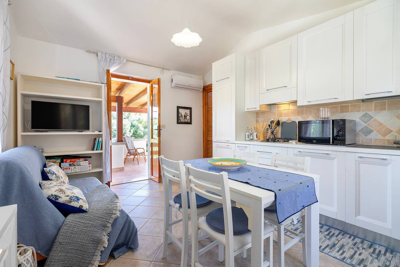 Casa vacanze 'Casa Con Terrazza' con terrazza privata, Wi-Fi e aria condizionata in San Pietro a Mare, Valledoria