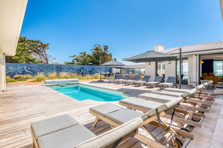 Location de vacances pour 15 personnes, avec Jacuzzi ainsi que Piscine et Sauna dans Plage de La Parée - 2