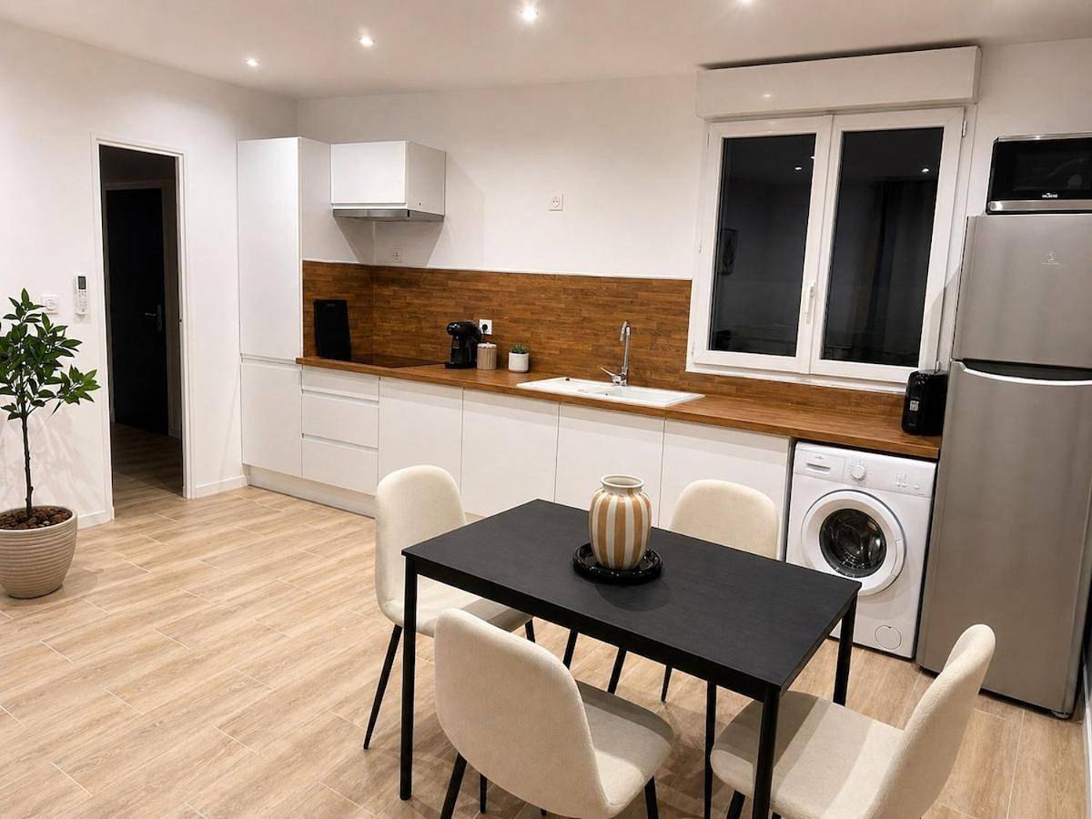 Appartement entier, Appartement terrasse privée calme 4 personne clim in Miramas, Côte méditerranéenne (France)