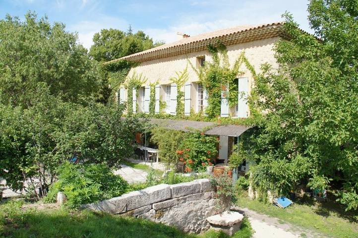 Chambre d’hôte pour 2 personnes, avec Terrasse ainsi que Jardin et Piscine