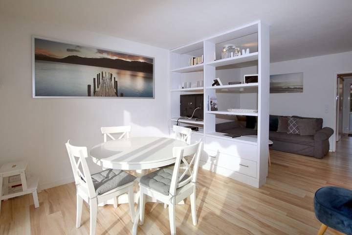 Ganze Wohnung, Ferienwhg. in Wyk mit 3- Zimmern, ca. 58 m² im Eg mit Südterrasse und Garten in Nordfriesische Inseln (Schleswig-Holstein) (Schleswig-Holstein), Wyk auf Föhr