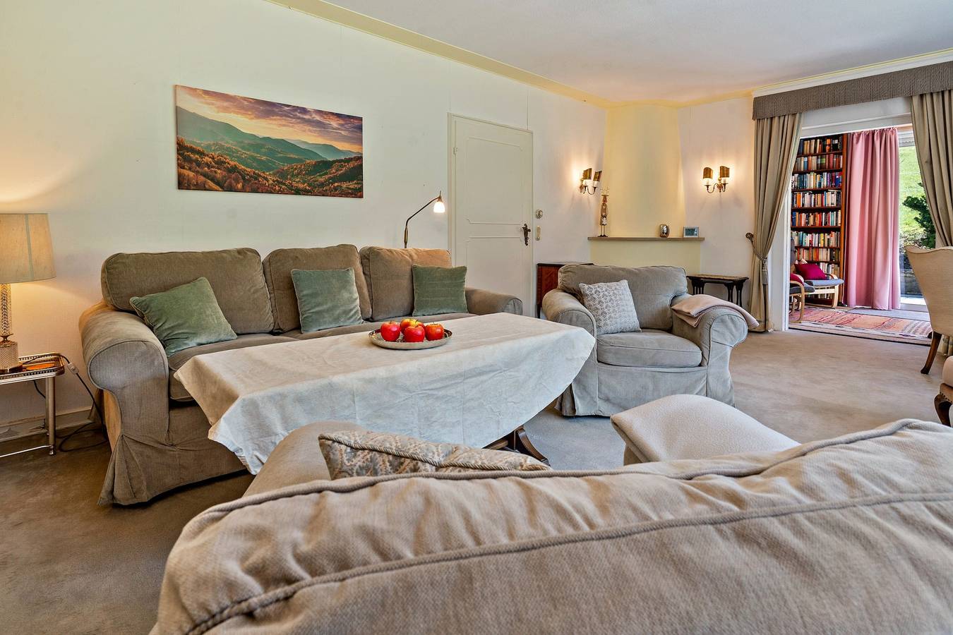 Apartamento entero, Apartamento 1 con vistas a la montaña, terraza y Wi-Fi in Baden-Baden, Northern Black Forest
