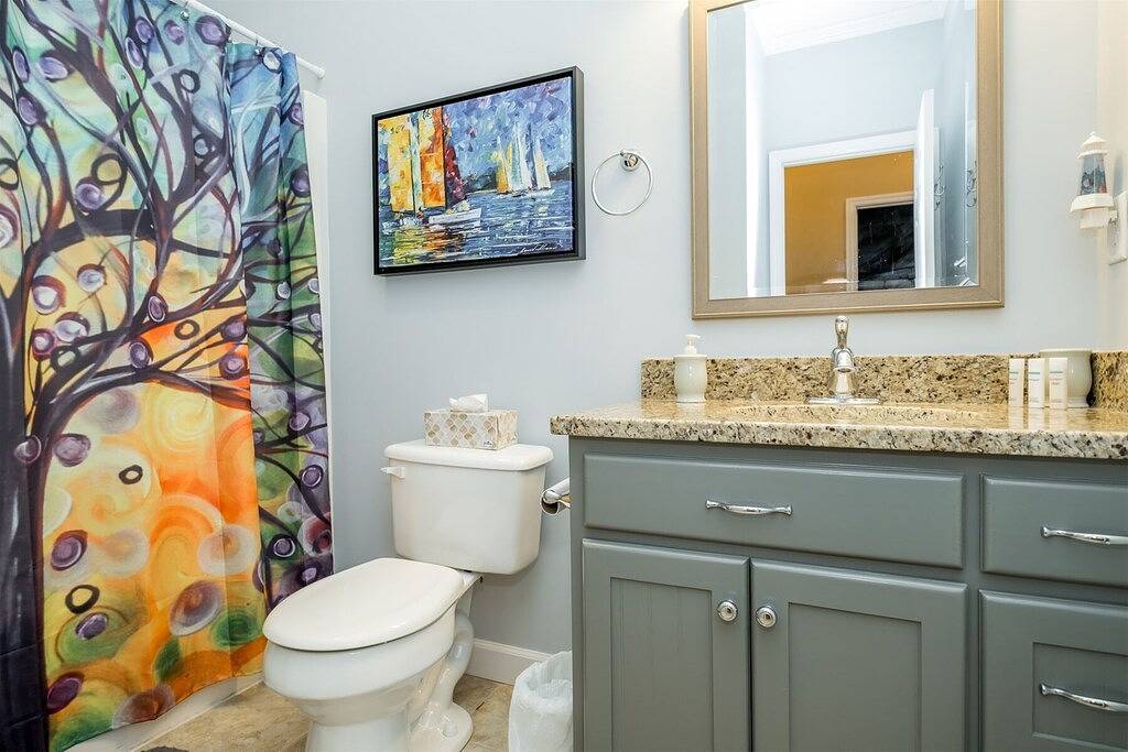 Dock Daze | Luxury Rental | Great Views & Lot | 3-night min in Lake Gaston