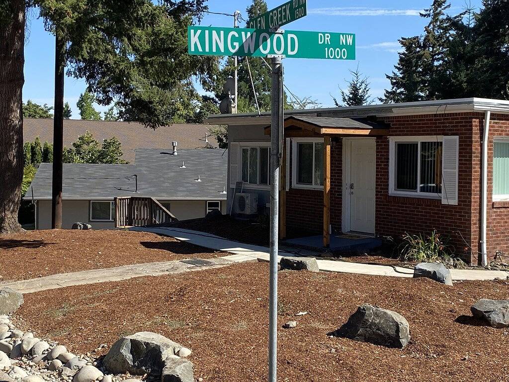 Ganze Wohnung, Unit D Manor House Month to Month in Salem (OR), Willamette Valley