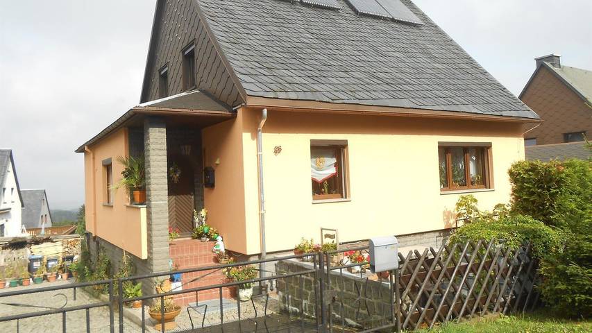 Hütte für 3 Personen, mit Garten und Terrasse, kinderfreundlich in Altenberg
