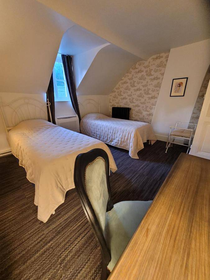 Gîte pour 2 personnes, avec piscine ainsi que terrasse et jardin dans Jully-lès-Buxy - 2