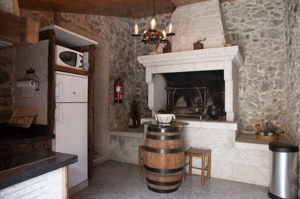 Casa do Vinculeiro O Sangriñal in A Baña, Costa de Galicia