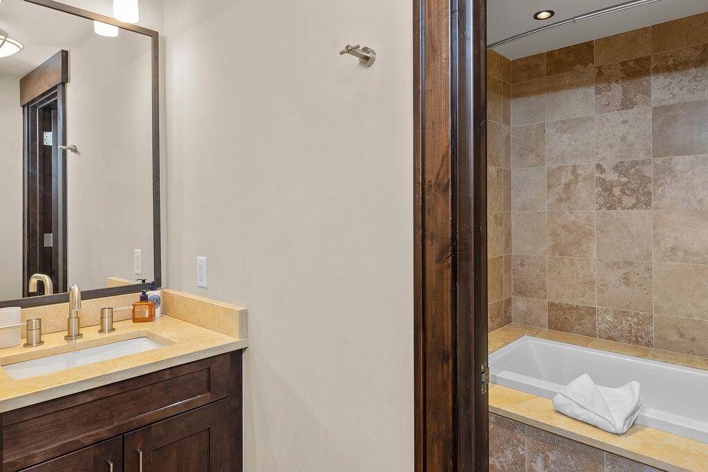 Ganze Wohnung, Best Of Elkstone! Get ready for summer festival fun in Mountain Village, Telluride Ski Resort