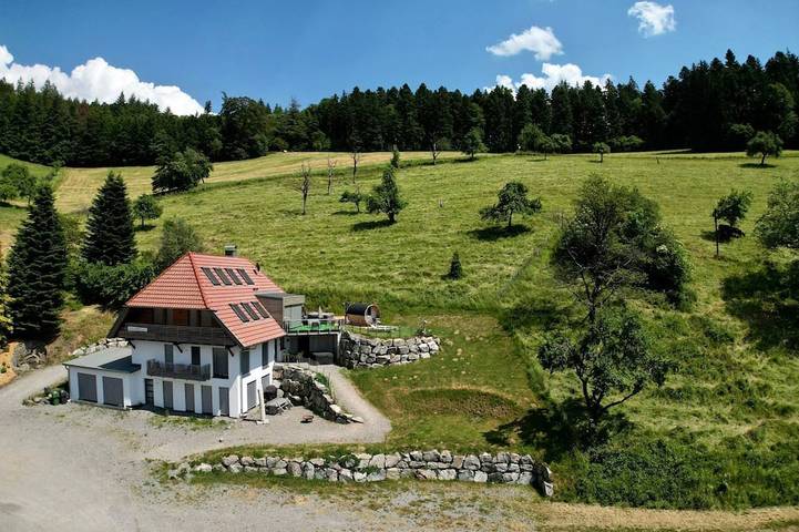 Ferienhaus für 10 Personen, mit Garten und Pool in Hausach