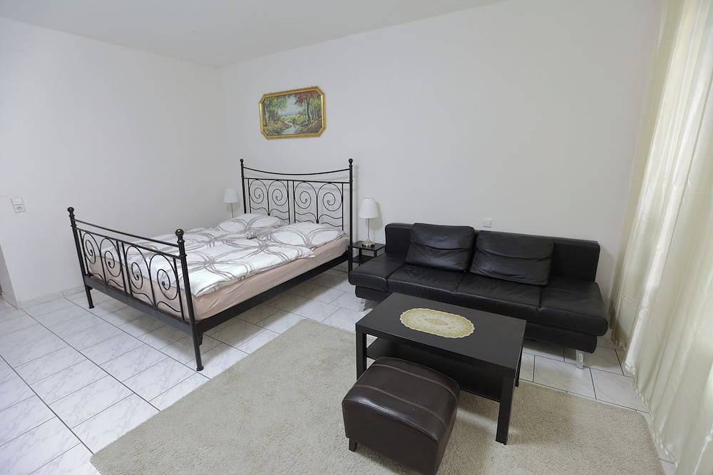 Ganze Wohnung, City-Apartment 1 - Direkt an der Fußgängerzone und dem Schlosspark Brühl gelegen in Phantasialand, Brühl