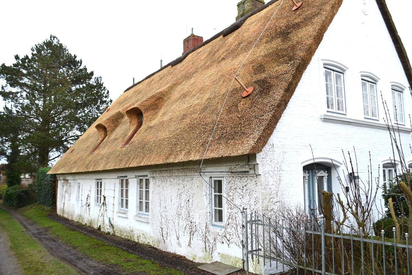 Ganze Wohnung, Diese Ferienwohnung befindet sich im Dachgeschoss eines alten, reetgedeckten Bauernhaus. in Oevenum, Föhr