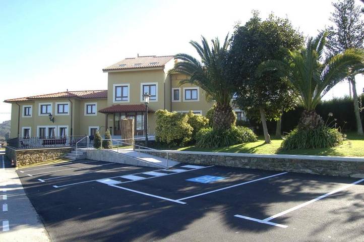 Hotel para 3 personas, con jardín y terraza - 1