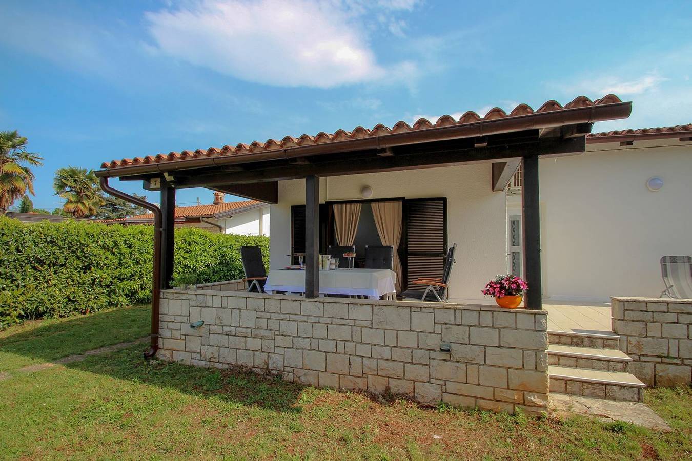 Hundefreundliches Ferienhaus nur 100 Meter zum Strand mit Grillbereich in Novigrad, Umag und Umgebung