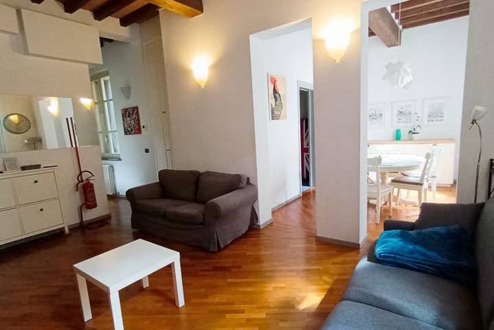 Entire apartment, Guesthost - Central Shiny Apartment x5! in Oltretorrente (Parma), Parma