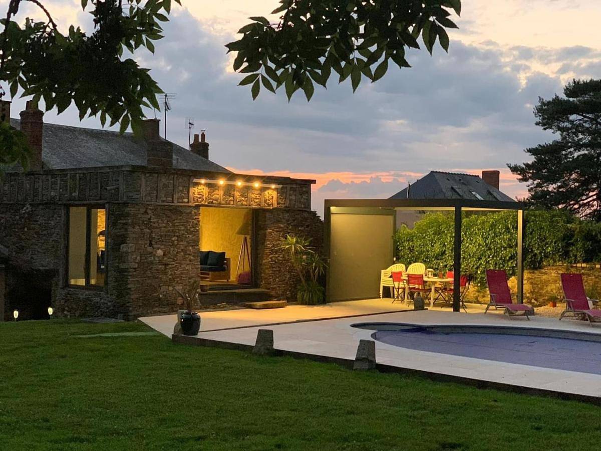 Character House with Pool and Jacuzzi in Pouancé, Région de Segré