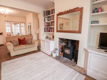 Log Cabin for 6 People in Southwold, Waveney District, Photo 4