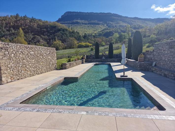 Maison d’hôte pour 2 personnes, avec Terrasse et Jardin ainsi que Piscine et Vue