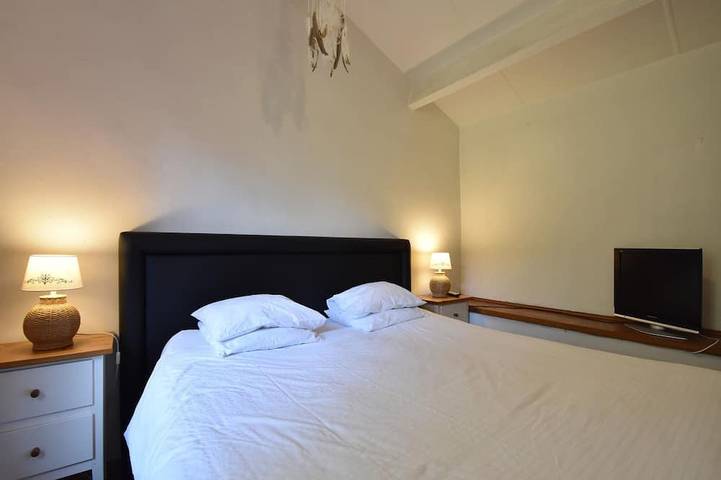 Gîte pour 3 personnes, avec jardin ainsi que jacuzzi et terrasse, animaux acceptés à Clavier - 3