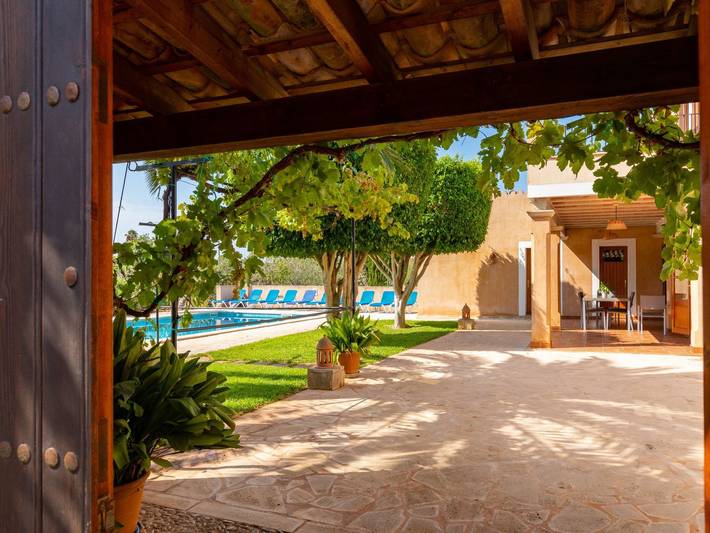 Finca für 10 Personen, mit Garten und Pool sowie Terrasse in S'Alqueria Blanca