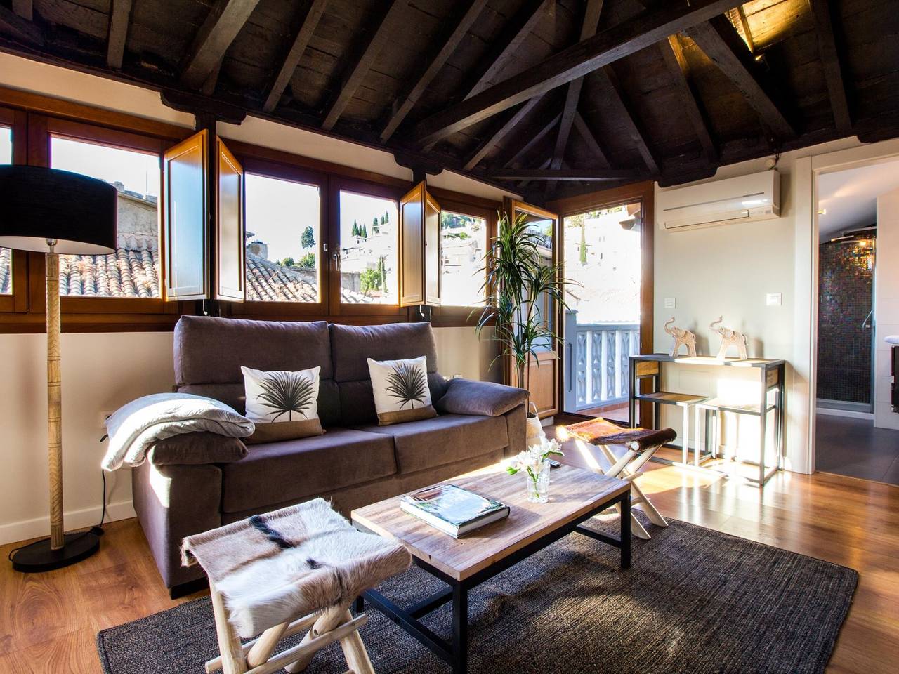 Apartamento vacacional entero, Fantástico ático con terraza y vistas in Realejo-San Matías, Granada