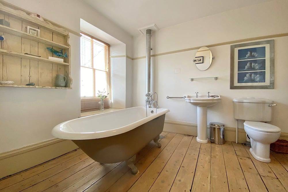 Camel Cottage - Padstow Town  - Character home accepts pets in Padstow, Cornwall