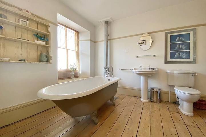 Camel Cottage - Padstow Town  - Character home accepts pets in Padstow, Cornwall