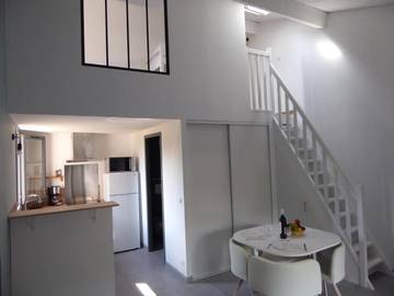 Gîte pour 4 personnes, avec piscine et terrasse, animaux acceptés à Bagnols-en-Forêt