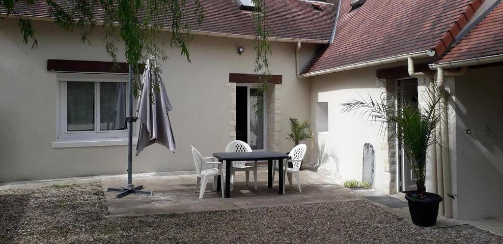 Maison de vacances pour 4 personnes, avec terrasse ainsi que jardin et piscine