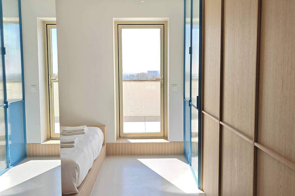 Geheel appartement, Studio Soetkin – Zeezicht & balkon aan het strand van Zeebrugge in Brugge, Belgische Kust