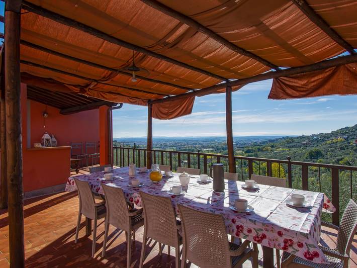 Location de vacances pour 6 personnes, avec terrasse ainsi que jardin et vue, animaux acceptés à Montecatini-Terme - 4