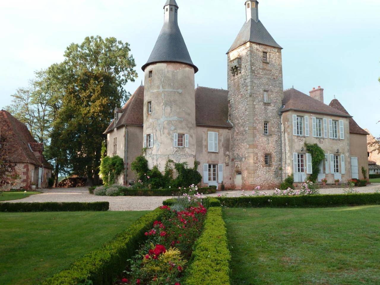 Château de Clusors in Saint-Menoux, Allier