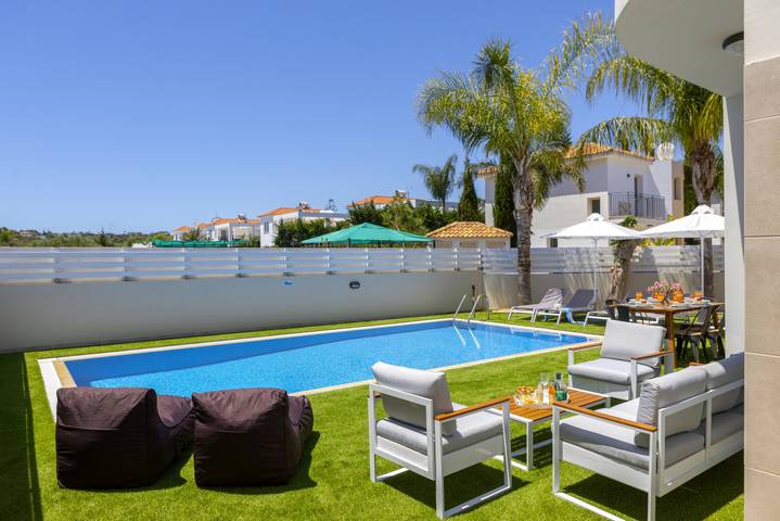 Villa mit pool für 10 Personen, mit Garten und Pool auf Zypern
