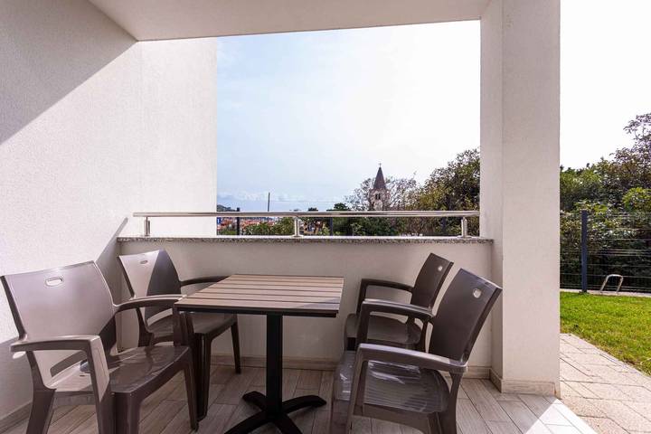 Apartament wakacyjny dla 5 osób, z ogród w Krk