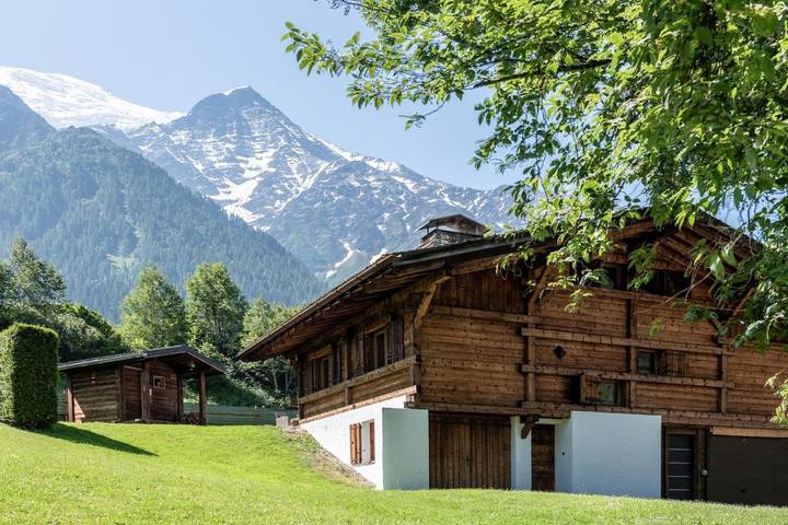 Gîte pour 10 personnes, avec jardin ainsi que sauna et jacuzzi, adapté aux familles dans Parc de Merlet - 3