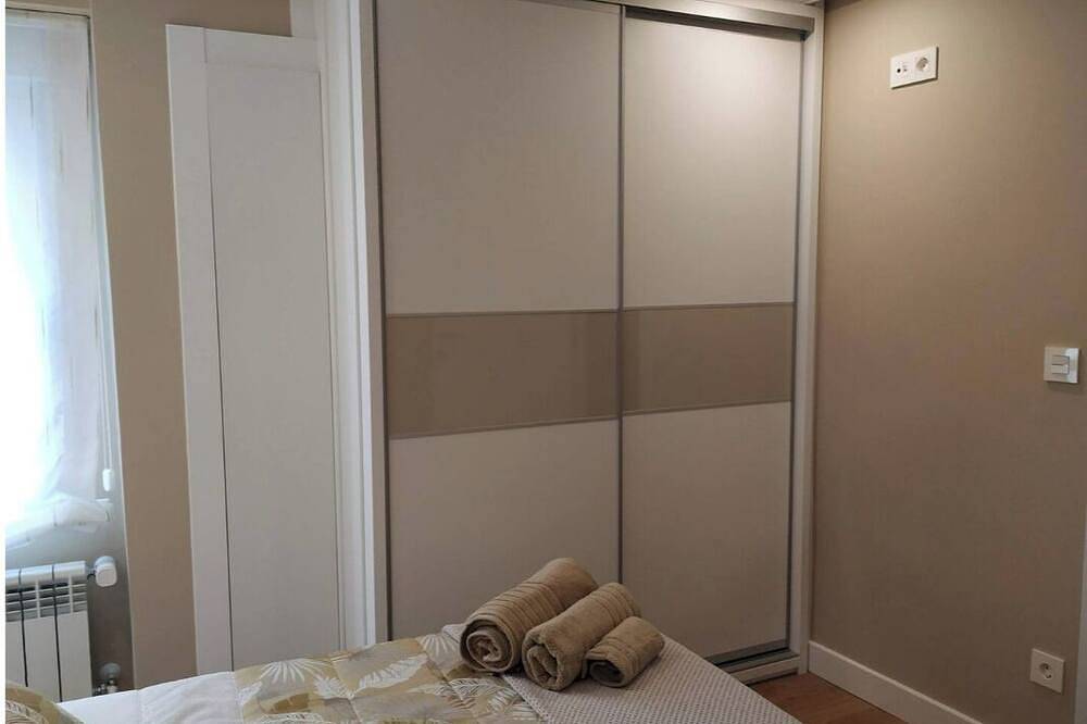 Apartamento entero, El Capricho-Lujo Centro+Parking in Distrito Centro (Gijón), Gijón