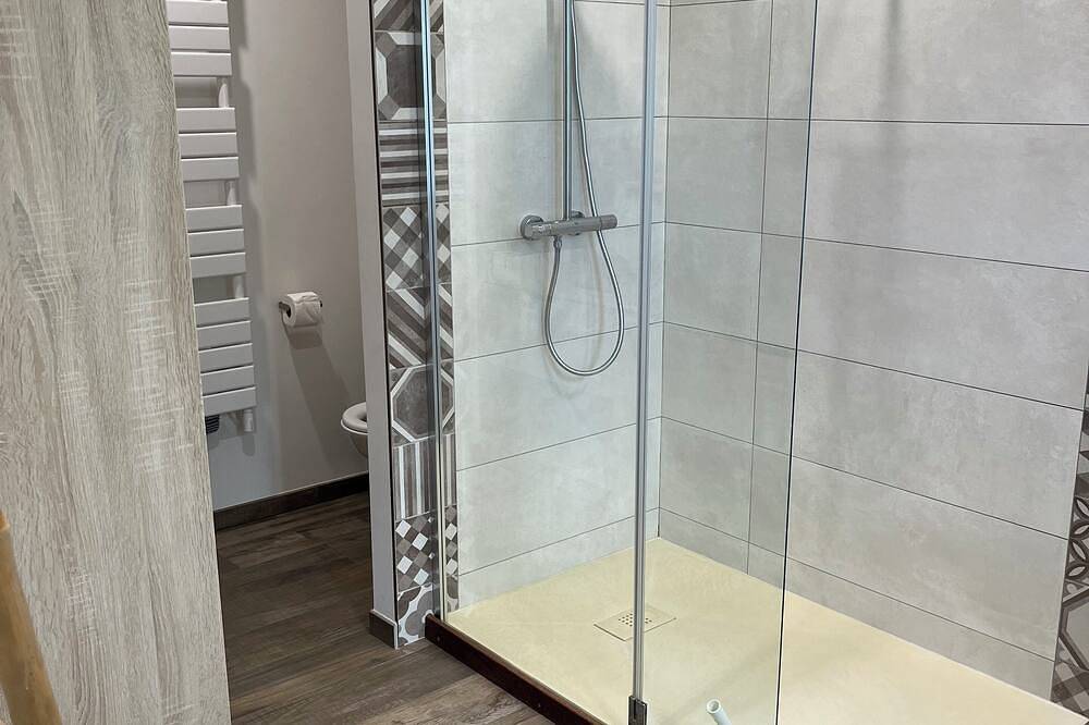 \"Prana\", belle suite tout confort chez l'habitant,  avec piscine et jardin in Montauroux, Côte méditerranéenne (France)