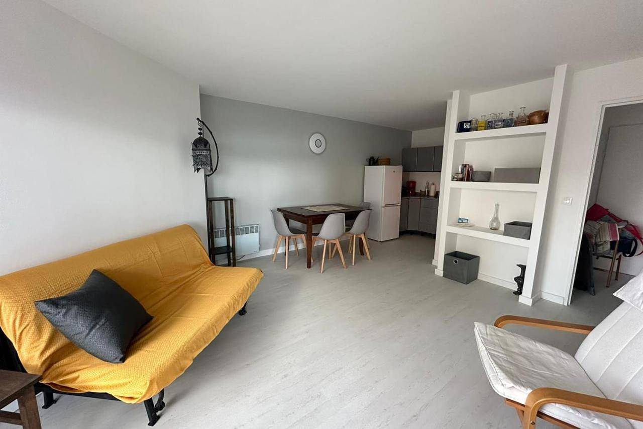 Appartement entier, Spacieux Deux pièces en front de mer pour 4 personnes Réf Plage 12 in Agay, Saint-Raphaël